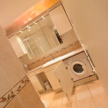 Center - 4 People - Garage Daire *