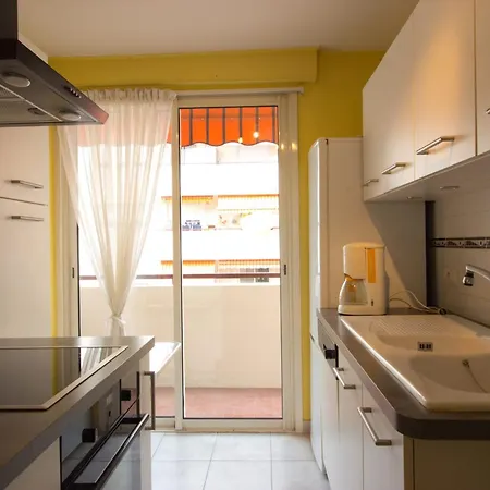 Center - 4 People - Garage