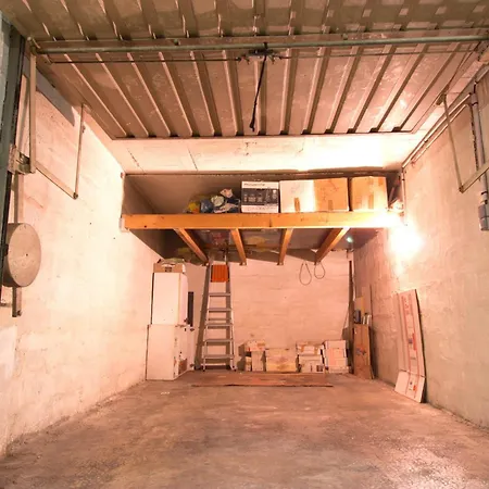 Center - 4 People - Garage *