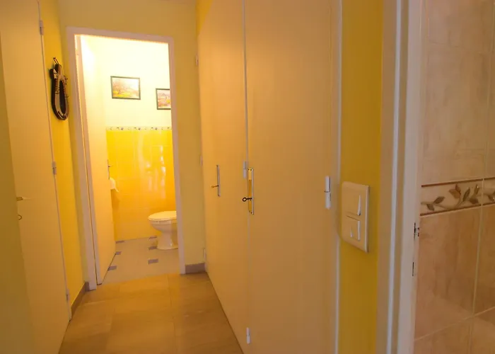 Apartment Center - 4 People - Garage